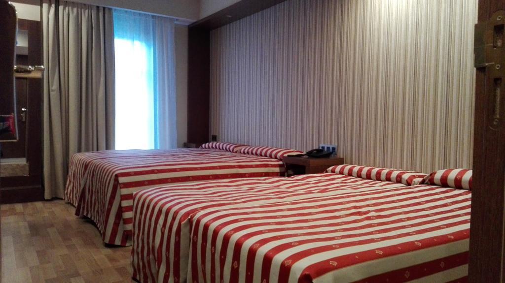 Hotel Los Braseros Burgo المظهر الخارجي الصورة